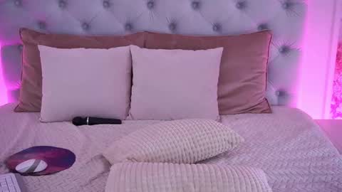 gracedaviess online show from March 26, 2:41 pm