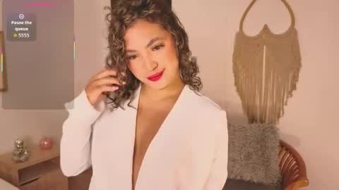 grecia_miller_ online show from June 1, 11:56 am