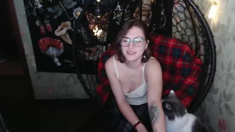 Lina online show from February 9, 8:38 am