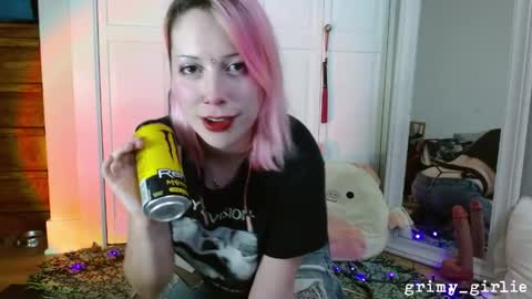 grimygirlie online show from April 12, 6:05 am