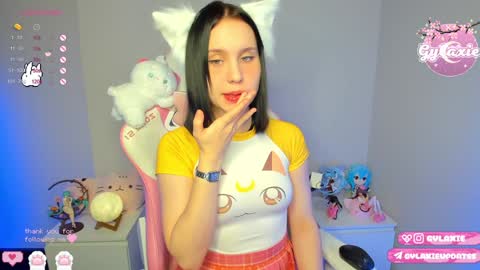   online show from December 3, 8:36 am