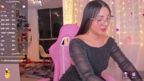 Snapshot of h3y_mia3 chatting on February 14, 6:23 am Paulina online show from February 14, 6:23 am