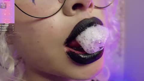 Haely online show from March 8, 2:37 am