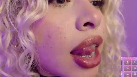 Haely online show from March 29, 5:28 am