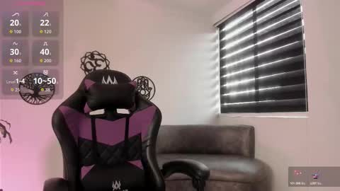 Hailee online show from November 14, 3:23 pm