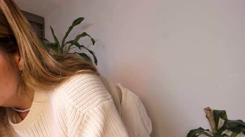 Hailey online show from September 18, 2:32 am