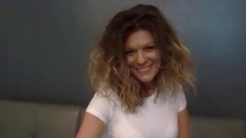 Hailey online show from November 14, 9:15 pm