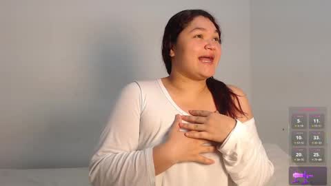 Halia R  online show from April 26, 3:54 pm