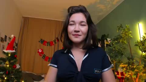 Mary online show from December 21, 2:21 pm