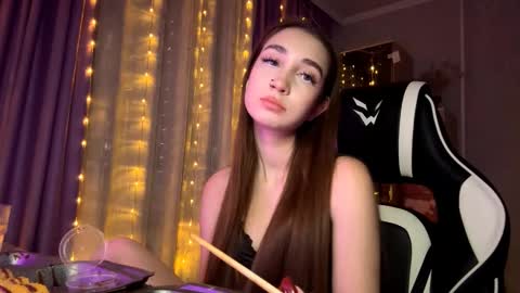 Holly online show from January 12, 8:14 pm