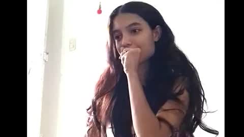 hambercrist online show from February 8, 4:04 pm