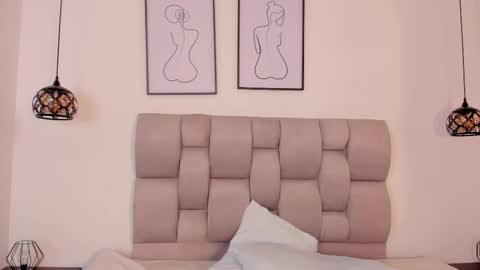 hanna__evans_ online show from September 28, 3:17 pm