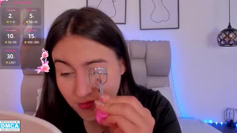 hanna__evans_ online show from February 27, 11:21 am