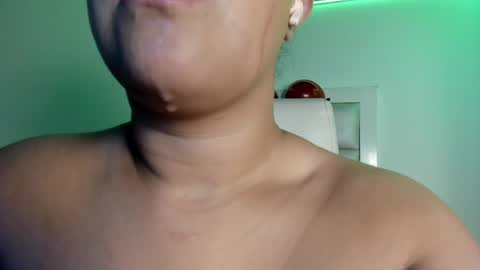 hanna__js_ online show from April 10, 8:04 pm