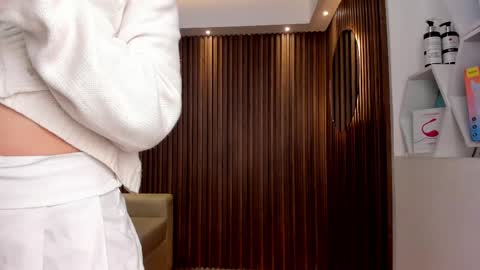 Hanna Dust online show from March 8, 3:59 am