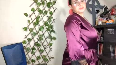 hanna_moons online show from July 17, 5:45 am