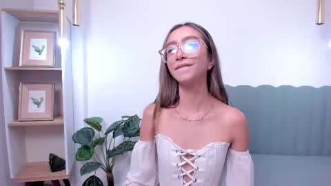 Hanna Carttier online show from July 15, 12:32 pm