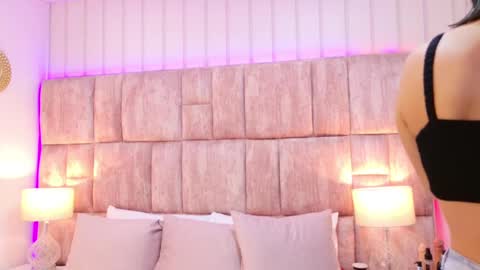 HannaDawsons online show from September 23, 11:52 am