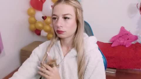 Snapshot of hannah_026 chatting on September 15, 12:46 pm Hannah 027 online show from September 15, 12:46 pm