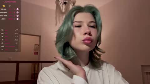 Snapshot of hannah_allin chatting on February 22, 5:31 pm Hannah Allin online show from February 22, 5:31 pm