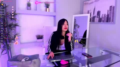 Snapshot of hannah_hcb chatting on February 11, 9:53 am HANNAH HOWELL online show from February 11, 9:53 am