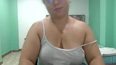 hannahevans2 online show from May 29, 5:00 pm