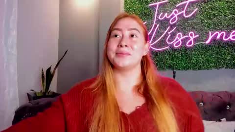 hannamartinn_ online show from October 7, 3:27 pm