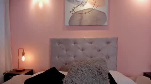 hannamartinn_ online show from September 16, 3:09 pm