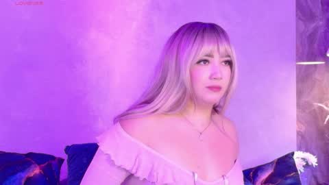 hannaprada1 online show from April 10, 11:49 am