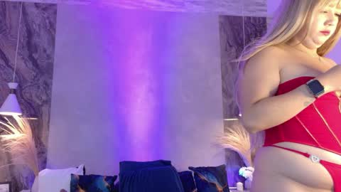 hannaprada1 online show from April 11, 11:25 am