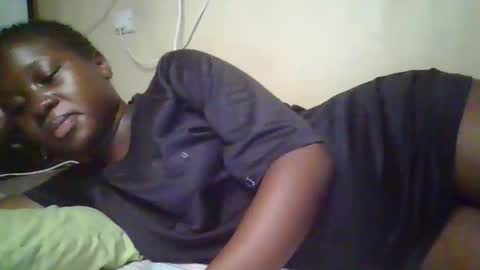 Snapshot of happy_dimple chatting on October 31, 9:41 pm happy_dimple online show from October 31, 9:41 pm