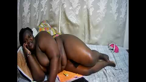 happysonia online show from December 3, 11:12 am