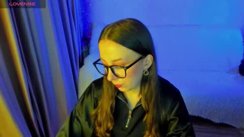 Stephanie online show from January 5, 5:27 pm