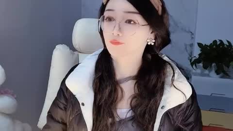 Daisy online show from December 21, 2:15 pm