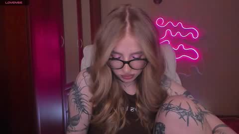 Julia online show from December 9, 5:40 am