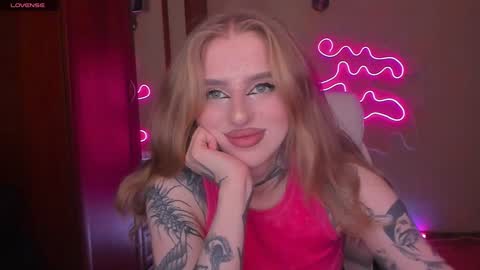 Julia online show from December 15, 5:23 am