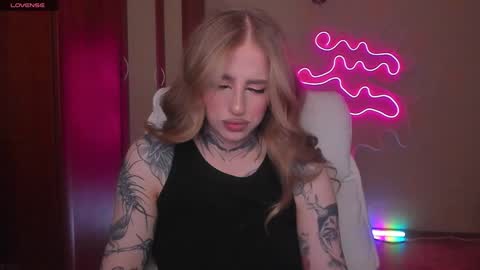 Julia online show from December 12, 5:31 am