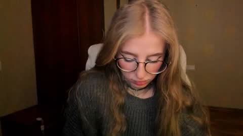 Julia online show from December 19, 5:32 am