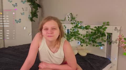 Jenny online show from April 5, 3:33 pm