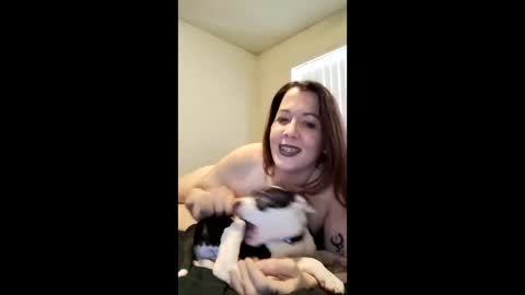 hazelbasil32728 online show from February 5, 6:33 pm