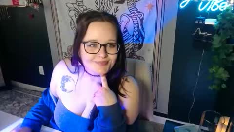 HazeyViolet333 online show from March 28, 9:24 pm