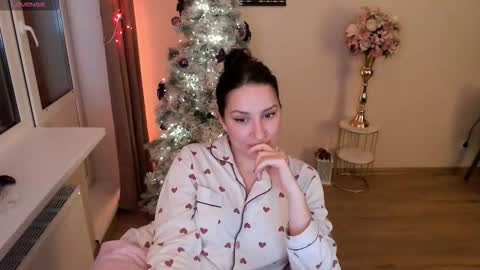 Heaven girl online show from November 28, 6:44 pm