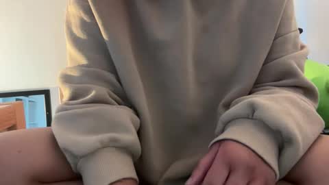 heidirose256 online show from February 15, 11:37 pm