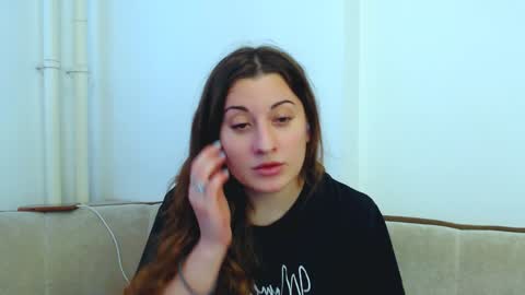 helen_adams_ online show from January 13, 9:30 am