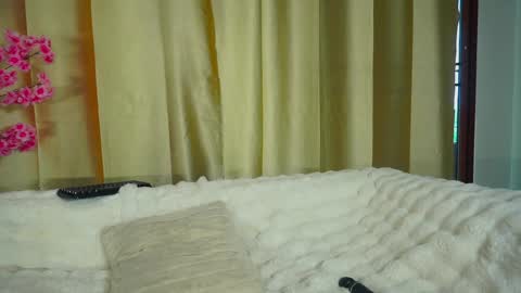 Helenn online show from May 19, 2:18 am