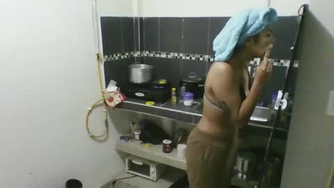 helenoliveira76340912 online show from April 14, 1:38 am