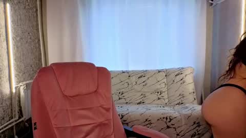 helgamunn online show from April 20, 9:01 am