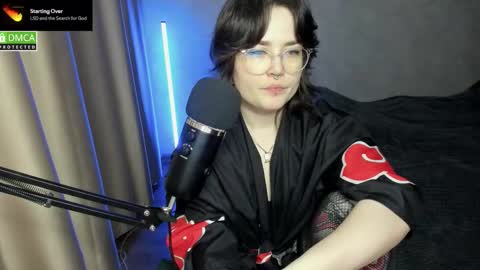 Red online show from November 24, 7:05 pm