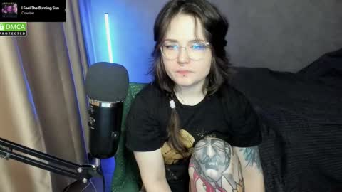 Red online show from December 19, 8:56 pm