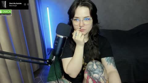 Red online show from December 18, 7:40 pm